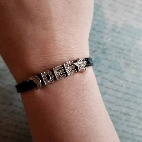 Dee name bracelet moon star silver tone black strap buckle - Picture 2 of 15